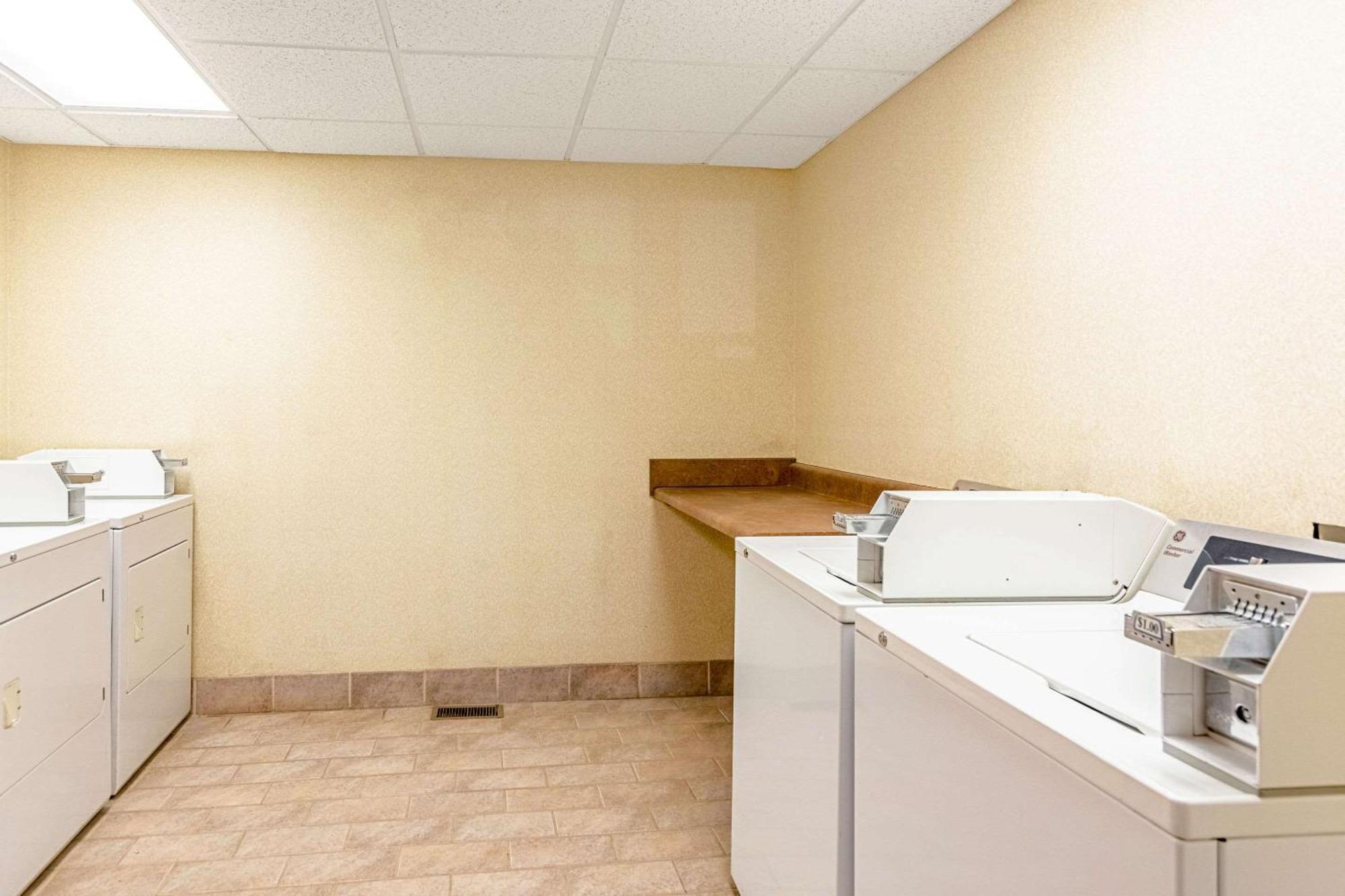 Quality Inn Burkeville Hwy 360 & 460 Экстерьер фото