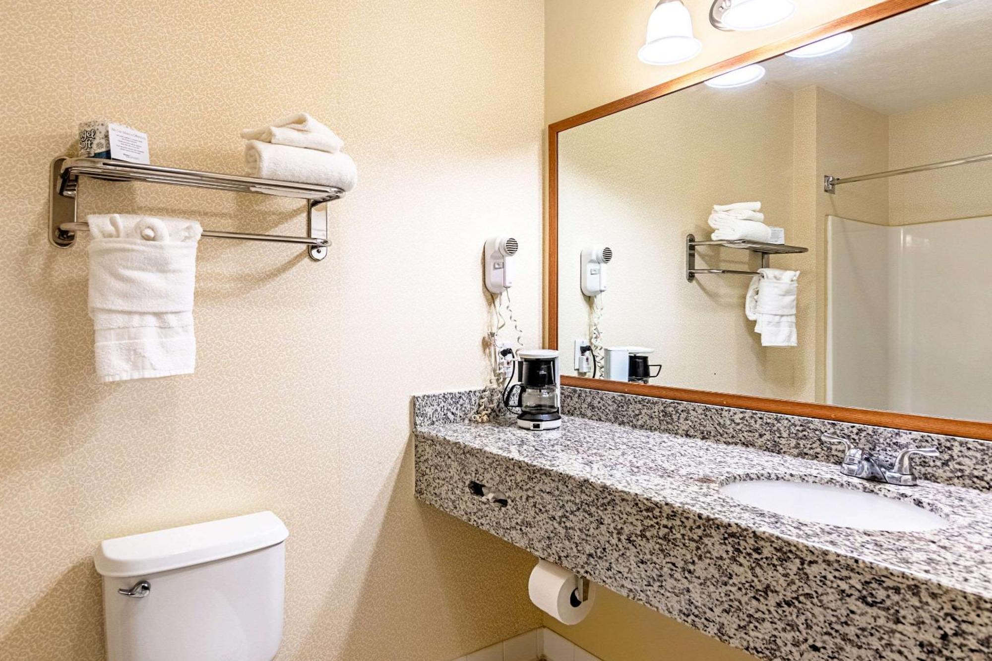 Quality Inn Burkeville Hwy 360 & 460 Экстерьер фото